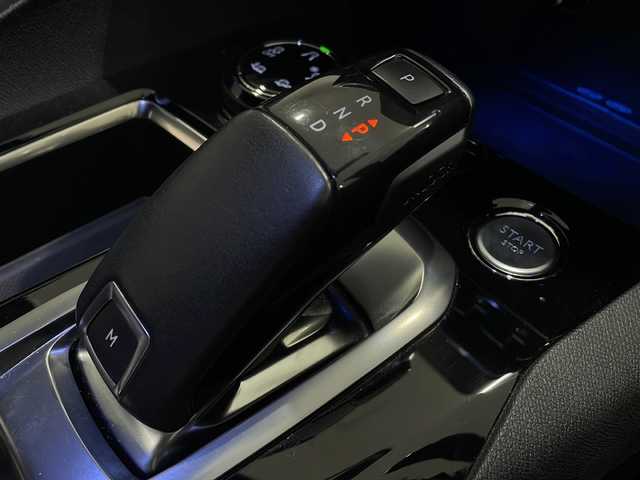 プジョー ３００８ GT ブルー HDi 新潟県 2018(平30)年 3.7万km BLANC NACRE 純正ナビ/フルセグTV/バック/サイドカメラ/ETC/ドライブレコーダー/ハーフレザーシート/パワーバックドア/LEDヘッドライト/純正18インチアルミホイール/コーナーセンサー