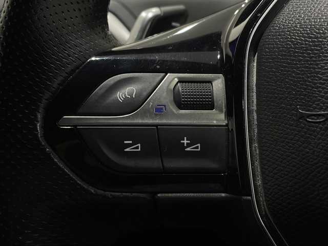 プジョー ３００８ GT ブルー HDi 新潟県 2018(平30)年 3.7万km BLANC NACRE 純正ナビ/フルセグTV/バック/サイドカメラ/ETC/ドライブレコーダー/ハーフレザーシート/パワーバックドア/LEDヘッドライト/純正18インチアルミホイール/コーナーセンサー