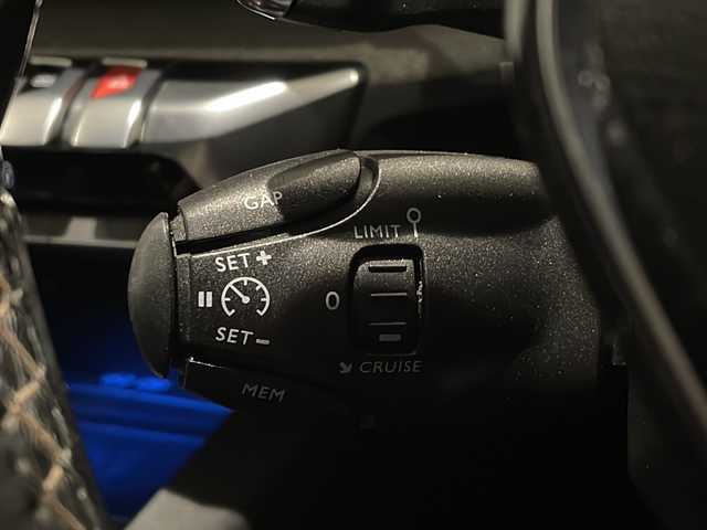 プジョー ３００８ GT ブルー HDi 新潟県 2018(平30)年 3.7万km BLANC NACRE 純正ナビ/フルセグTV/バック/サイドカメラ/ETC/ドライブレコーダー/ハーフレザーシート/パワーバックドア/LEDヘッドライト/純正18インチアルミホイール/コーナーセンサー