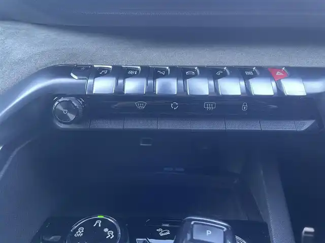 プジョー ３００８ GT ブルー HDi 栃木県 2018(平30)年 3.7万km BLANC NACRE 純正ナビ/フルセグTV/バック/サイドカメラ/ETC/ドライブレコーダー/ハーフレザーシート/パワーバックドア/LEDヘッドライト/純正18インチアルミホイール/コーナーセンサー