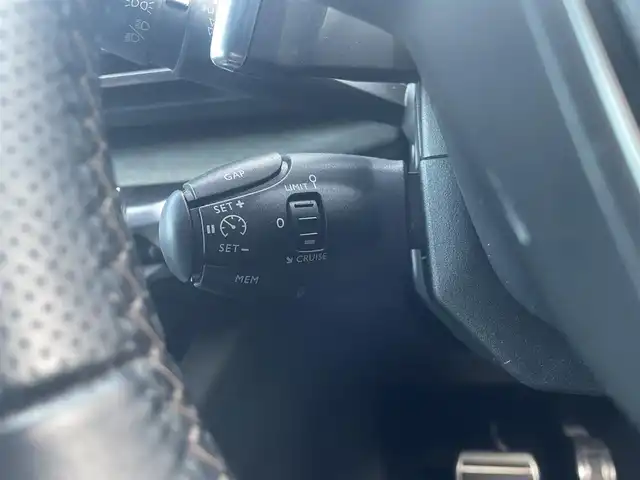 プジョー ３００８ GT ブルー HDi 栃木県 2018(平30)年 3.7万km BLANC NACRE 純正ナビ/フルセグTV/バック/サイドカメラ/ETC/ドライブレコーダー/ハーフレザーシート/パワーバックドア/LEDヘッドライト/純正18インチアルミホイール/コーナーセンサー