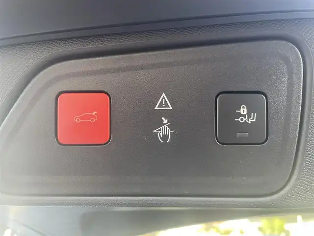 プジョー ３００８ GT ブルー HDi 栃木県 2018(平30)年 3.7万km BLANC NACRE 純正ナビ/フルセグTV/バック/サイドカメラ/ETC/ドライブレコーダー/ハーフレザーシート/パワーバックドア/LEDヘッドライト/純正18インチアルミホイール/コーナーセンサー