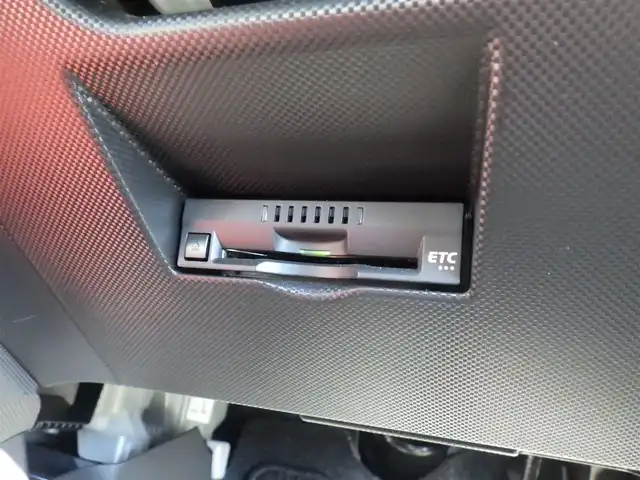 トヨタ ライズ Z 千葉県 2020(令2)年 1.5万km ナチュラルベージュマイカM 195/60R17/スマートアシストIII/レーダークルーズコントロール/エコアイドル/純正SDナビ/地デジTV/【CD再生機能　Bluetooth接続】/バックカメラ/ドライブレコーダー（前後撮影）【HDR360GW】/バックカメラ/前席シートヒーター/革巻きステアリング/ステアリングスイッチ/ETC/LEDヘッドライト/フォグライト/ウインカーミラー/コーナーセンサー/純正17インチアルミホイル/サイド/カーテンエアバッグ/キーフリーシステム