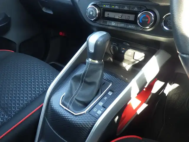 トヨタ ライズ Z 千葉県 2020(令2)年 1.5万km ナチュラルベージュマイカM 195/60R17/スマートアシストIII/レーダークルーズコントロール/エコアイドル/純正SDナビ/地デジTV/【CD再生機能　Bluetooth接続】/バックカメラ/ドライブレコーダー（前後撮影）【HDR360GW】/バックカメラ/前席シートヒーター/革巻きステアリング/ステアリングスイッチ/ETC/LEDヘッドライト/フォグライト/ウインカーミラー/コーナーセンサー/純正17インチアルミホイル/サイド/カーテンエアバッグ/キーフリーシステム