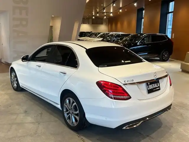 メルセデス・ベンツ Ｃ２００ 4マチックアバンギャルド 道央・札幌 2017(平29)年 5.7万km ポーラホワイト レーダーセーフティパッケージ/　・ACC/　・PRE-SAFE/　・BASプラス/　・リアCPA/　・レーンキープアシスト/　・ブラインドスポットアシスト/ベーシックパッケージ/前席シートヒーター/純正HDDナビ/フルセグTV/CD/DVD/SD/USB/Bluetooth/バックカメラ/パークトロニック/アクティブパーキングアシスト/ハーフレザーシート/運転席パワーシート/LEDヘッドライト