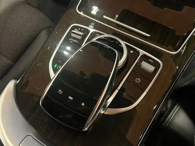 メルセデス・ベンツ Ｃ２００ 4マチックアバンギャルド 道央・札幌 2017(平29)年 5.7万km ポーラホワイト レーダーセーフティパッケージ/　・ACC/　・PRE-SAFE/　・BASプラス/　・リアCPA/　・レーンキープアシスト/　・ブラインドスポットアシスト/ベーシックパッケージ/前席シートヒーター/純正HDDナビ/フルセグTV/CD/DVD/SD/USB/Bluetooth/バックカメラ/パークトロニック/アクティブパーキングアシスト/ハーフレザーシート/運転席パワーシート/LEDヘッドライト