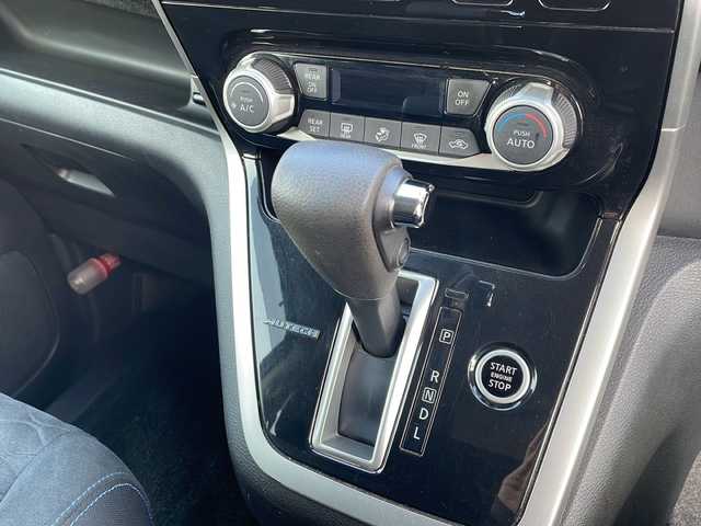 日産 セレナ オーテック Vパッケージ 徳島県 2018(平30)年 3.6万km ダイヤモンドブラック 純正10型ナビ　MM3170D-W/(AM.FM.CD.DVD.BT.フルセグ)/純正フリップダウンモニター/ビルトインETC/両側パワースライドドア/ダブルオートエアコン/LEDヘッドライト/純正アルミ/純正フロアマット