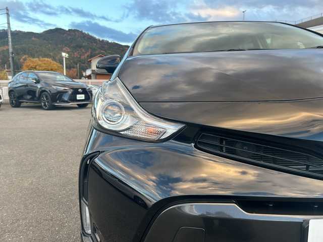 トヨタ プリウス α S チューンブラックⅡ 山梨県 2018(平30)年 4.5万km アティチュードブラックマイカ 純正ナビＴＶ　/フルセグ　/バックモニター　/ＥＴＣ　/純正ＯＰエアロ（フロント・リア・サイド）/ＬＥＤライト/フォグライト/トヨタセーフティセンス/シートヒーター/ドライブレコーダー