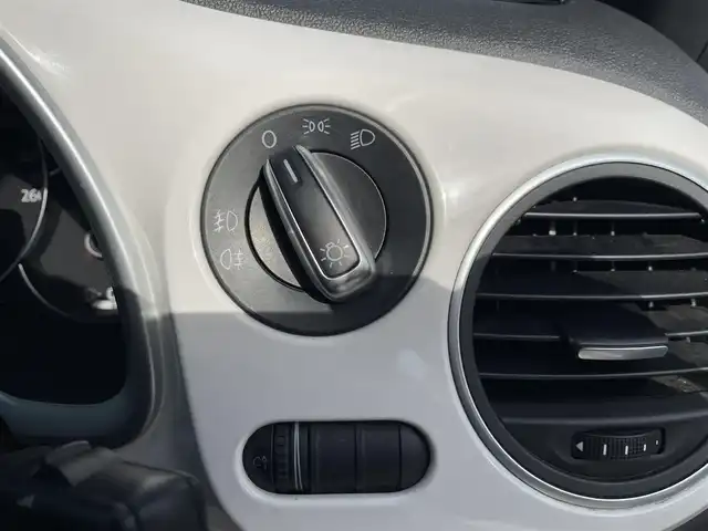 フォルクスワーゲン ザ・ビートル デザイン レザーパッケージ 福島県 2014(平26)年 6.2万km キャンディホワイト 社外メモリーナビ/CD/DVD/USB/フルセグTV/純正17インチAW/黒レザーシート/シートヒーター/キセノンライト/フォグ/リアフォグ/フロアマット/キーレス