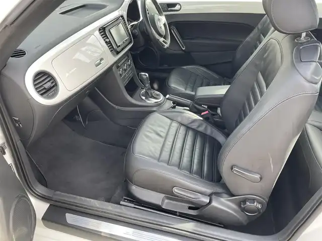 フォルクスワーゲン ザ・ビートル デザイン レザーパッケージ 福島県 2014(平26)年 6.2万km キャンディホワイト 社外メモリーナビ/CD/DVD/USB/フルセグTV/純正17インチAW/黒レザーシート/シートヒーター/キセノンライト/フォグ/リアフォグ/フロアマット/キーレス