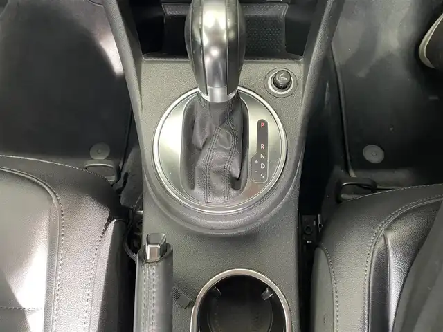 フォルクスワーゲン ザ・ビートル デザイン レザーパッケージ 福島県 2014(平26)年 6.2万km キャンディホワイト 社外メモリーナビ/CD/DVD/USB/フルセグTV/純正17インチAW/黒レザーシート/シートヒーター/キセノンライト/フォグ/リアフォグ/フロアマット/キーレス