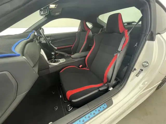 トヨタ ８６ GT 滋賀県 2021(令3)年 1万km クリスタルホワイトパール モデリスタエアロ/純正ナビ/CD/DVD/Bluetooth/フルセグTV/バックカメラ/クルーズコントロール/ETC/ドライブレコーダー/LEDヘッドライト/オートライト/純正アルミホイール