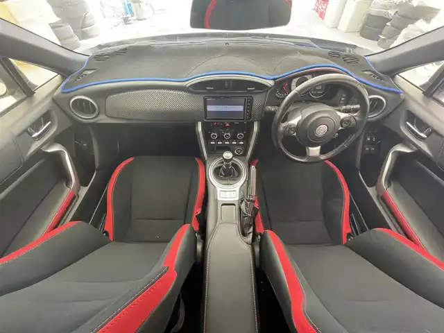 トヨタ ８６ GT 滋賀県 2021(令3)年 1万km クリスタルホワイトパール モデリスタエアロ/純正ナビ/CD/DVD/Bluetooth/フルセグTV/バックカメラ/クルーズコントロール/ETC/ドライブレコーダー/LEDヘッドライト/オートライト/純正アルミホイール