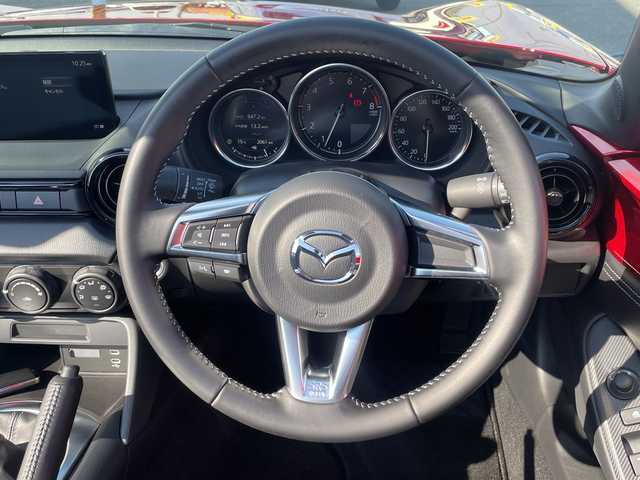 マツダ ロードスター S 三重県 2024(令6)年 0.2万km ソウルレッドクリスタルM 登録時2061km/ワンオーナー/禁煙車/純正ナビ/・Bluetooth・AM/FM/前方ドラレコ/ステアリングスイッチ/AUTOライト/オートマチックハイビーム/AUTOワイパー/コーナーセンサー/プッシュスタート/スマートキー/スペアキー/純正16インチアルミホイール