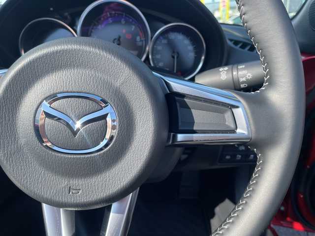 マツダ ロードスター S 三重県 2024(令6)年 0.2万km ソウルレッドクリスタルM 登録時2061km/ワンオーナー/禁煙車/純正ナビ/・Bluetooth・AM/FM/前方ドラレコ/ステアリングスイッチ/AUTOライト/オートマチックハイビーム/AUTOワイパー/コーナーセンサー/プッシュスタート/スマートキー/スペアキー/純正16インチアルミホイール