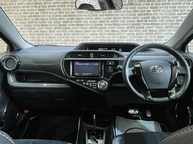 トヨタ アクア G G’s 岩手県 2017(平29)年 6.1万km ブラックマイカ ワンオーナー/専用エクステリア・インテリア/Gs専用チューニングサスペンション/アルカンターラ・合皮スポーティシート/トヨタセーフティセンスC/プリクラッシュセーフティ/レーンディパーチャーアラート/オートマチックハイビーム/先行車発進告知/クルーズコントロール/横滑り防止装置/ストラーダナビ/フルセグTV/バックカメラ/ETC/LEDヘッドランプ/フォグランプ/専用１７インチアルミホイール