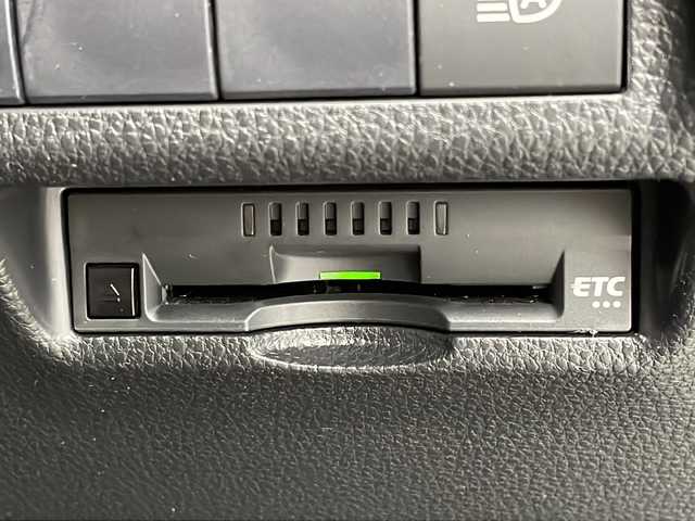 トヨタ ＲＡＶ４ X 新潟県 2020(令2)年 4.5万km アティチュードブラックマイカ 純正SDナビ（Bluetooth・CD・DVD・USB・AM・FM）/バックカメラ　/純正ビルトインETC２．０　/衝突被害軽減システム/追従クルーズコントロール　/レーンキープアシスト　/パーキングアシスト/前後コーナーセンサー　/LEDオートライト　/オートマチックハイビーム　/前後ドライブレコーダー/純正フロアマット/社外１６インチアルミホイール/純正１８インチアルミホイール・夏タイヤセット車載/MTモード付AT/スマートキー/スペアキー