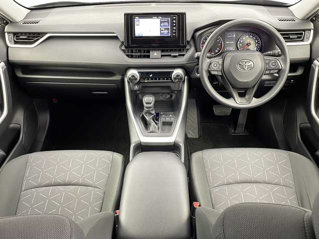 トヨタ ＲＡＶ４ X 新潟県 2020(令2)年 4.5万km アティチュードブラックマイカ 純正SDナビ（Bluetooth・CD・DVD・USB・AM・FM）/バックカメラ　/純正ビルトインETC２．０　/衝突被害軽減システム/追従クルーズコントロール　/レーンキープアシスト　/パーキングアシスト/前後コーナーセンサー　/LEDオートライト　/オートマチックハイビーム　/前後ドライブレコーダー/純正フロアマット/社外１６インチアルミホイール/純正１８インチアルミホイール・夏タイヤセット車載/MTモード付AT/スマートキー/スペアキー