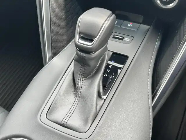 トヨタ ハリアー Z 福島県 2024(令6)年 0.4万km プレシャスブラックパール JBLプレミアムサウンド/トヨタセーフティセンス/レーンディパチャーアラート/ブラインドスポットモニター/純正メモリナビ/　【フルセグ/BT/USB/Miracast】/バックカメラ/ビルトインETC2.0/デジタルインナーミラー/電動リアゲート/ドライブレコーダー/ステアリングスイッチ/レーダークルーズコントロール/ハーフレザーシート/運転席パワーシート/LEDヘッドライト（AUTO機能付き）/　・フォグランプ/オートマチックハイビーム/ヘッドアップディスプレイ/パーキングアシスト/コーナーセンサー