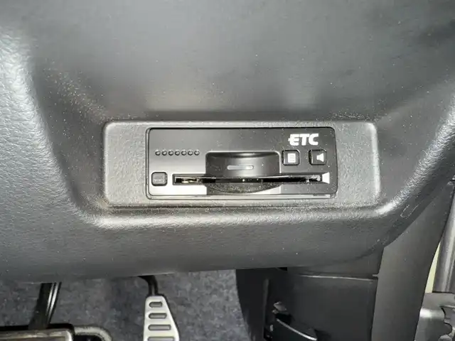 スズキ アルト ワークス 兵庫県 2019(平31)年 9.9万km スチールシルバーM 社外SDナビ/（AM/FM/CD/DVD/Bluetooth/フルセグTV）/スマートアシスト/LKA/横滑り防止装置/衝突軽減システム/クリアランスソナー/パドルシフト/ステアリングスイッチ/ビルトインETC/LEDヘッドライト/オートライト/MTモード付AT/ターボエンジン/純正15インチアルミホイール/純正フロアマット/ドアバイザー/スマートキー