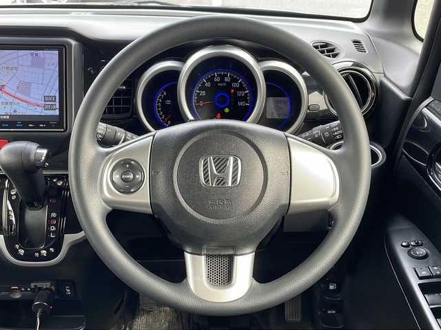 ホンダ Ｎ ＢＯＸ カスタム G Lパッケージ 青森県 2016(平28)年 9万km スマートブラック 4WD/純正８インチナビ・フルセグTV/CD・DVD・Bluetooth/バックカメラ/両側パワースライドドア/前席シートヒーター/純正エンジンスターター/リアシートスライド/シートバックテーブル/後席左右サンシェード/前ドライブレコーダー/HIDライト/LEDフォグランプ/社外14インチAWスタッドレス/社外14インチAW夏タイヤあり/スマートキー/プッシュスタート
