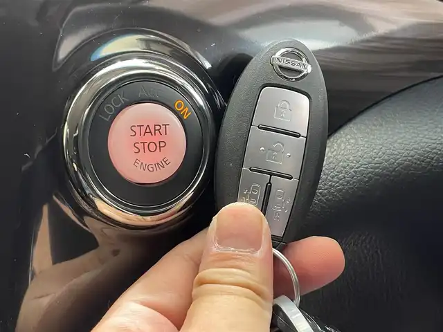 日産 エルグランド 250HWS アーバンクロム 岩手県 2020(令2)年 6.4万km ファントムブラック ４WD/アラウンドビューモニター/エマージェンシーブレーキ/レーンアシスト/両側パワースライドドア/横滑り防止装置/ソナー/純正ナビ/フルセグ/ETC/LEDヘッドライト/フォグランプ/純正18インチアルミホイール/エンジンスターター