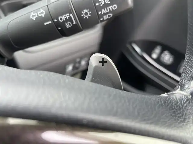 ホンダ Ｎ ＢＯＸ カスタム G L ターボ ホンダセンシング 熊本県 2018(平30)年 1.4万km プレミアムホワイトパールⅡ 社外メモリナビ/・AM/FM/CD/DVD/USB/SD/iPod/・Bluetooth/・フルセグTV/・バックカメラ/ホンダセンシング/・アダプティブクルーズコントロール/・車線維持支援システム/・衝突軽減ブレーキ/・誤発進抑制機能/・路外逸脱抑制機能/ビルトインETC/パドルシフト/ステアリングスイッチ/革巻きステアリング/ウィンカーミラー/電動格納ミラー/両側パワースライドスイッチ/チップアップ＆ダイブダウン機能付きスライドシート/ハンズフリーマイク/ロール式サンシェード/充電用USBソケット×２/ドアバイザー/フォグランプ/アイドリングストップ/純正フロアマット/純正アルミホイール