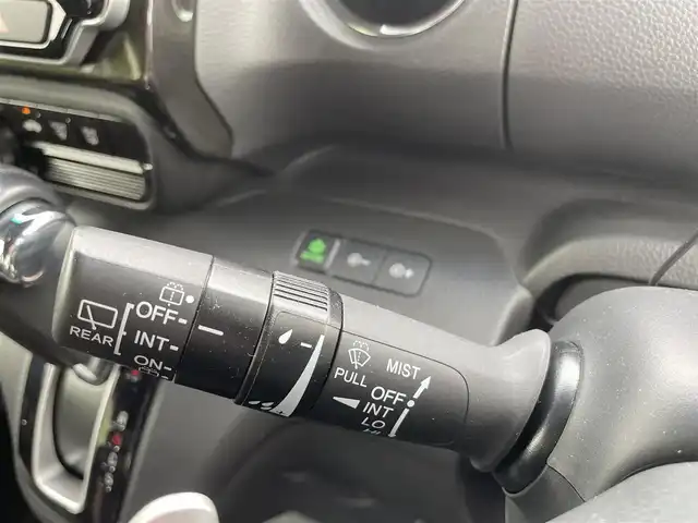 ホンダ Ｎ ＢＯＸ カスタム G L ターボ ホンダセンシング 熊本県 2018(平30)年 1.4万km プレミアムホワイトパールⅡ 社外メモリナビ/・AM/FM/CD/DVD/USB/SD/iPod/・Bluetooth/・フルセグTV/・バックカメラ/ホンダセンシング/・アダプティブクルーズコントロール/・車線維持支援システム/・衝突軽減ブレーキ/・誤発進抑制機能/・路外逸脱抑制機能/ビルトインETC/パドルシフト/ステアリングスイッチ/革巻きステアリング/ウィンカーミラー/電動格納ミラー/両側パワースライドスイッチ/チップアップ＆ダイブダウン機能付きスライドシート/ハンズフリーマイク/ロール式サンシェード/充電用USBソケット×２/ドアバイザー/フォグランプ/アイドリングストップ/純正フロアマット/純正アルミホイール