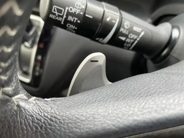 ホンダ Ｎ ＢＯＸ カスタム G L ターボ ホンダセンシング 熊本県 2018(平30)年 1.4万km プレミアムホワイトパールⅡ 社外メモリナビ/・AM/FM/CD/DVD/USB/SD/iPod/・Bluetooth/・フルセグTV/・バックカメラ/ホンダセンシング/・アダプティブクルーズコントロール/・車線維持支援システム/・衝突軽減ブレーキ/・誤発進抑制機能/・路外逸脱抑制機能/ビルトインETC/パドルシフト/ステアリングスイッチ/革巻きステアリング/ウィンカーミラー/電動格納ミラー/両側パワースライドスイッチ/チップアップ＆ダイブダウン機能付きスライドシート/ハンズフリーマイク/ロール式サンシェード/充電用USBソケット×２/ドアバイザー/フォグランプ/アイドリングストップ/純正フロアマット/純正アルミホイール