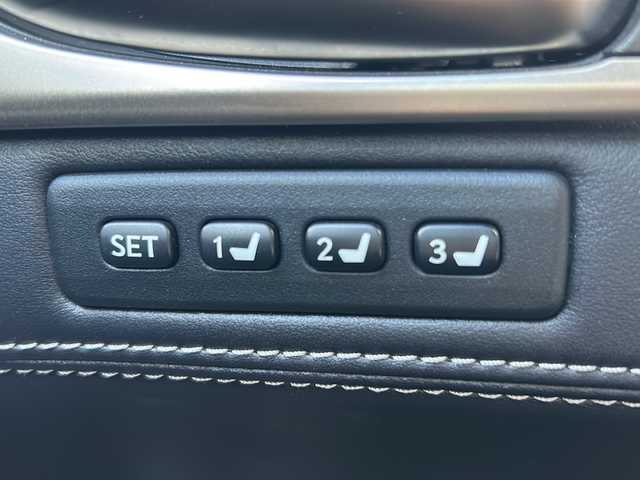 レクサス ＧＳ 300h バージョンL 岐阜県 2018(平30)年 6万km 白 /純正ナビ/(Bluetooth接続/CD/DVD/ミュージックプレイヤー)//フルセグテレビ//バックカメラ//電子制御ブレーキシステム//ビークルスタビリティコントロール//トラクションコントロール//ヒルスタートアシストコントロール//バリアブルギアレシオステアリング//ダイナミックリアステアリング//エレクトリックパワーステアリング//アダプティブバリアブルサスペンションシステム//レクサスダイナミックハンドリングシステム//ビークルダイナミクスインテグレイテッドマネージメント//レーダークルーズコントロール//レーンキーピングアシスト//クリアランスソナー//パワーバックドア//リアサンシェード//シートヒーター//ETC//プッシュスタート