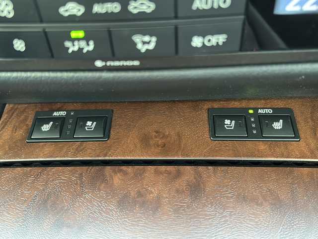 レクサス ＧＳ 300h バージョンL 岐阜県 2018(平30)年 6万km 白 /純正ナビ/(Bluetooth接続/CD/DVD/ミュージックプレイヤー)//フルセグテレビ//バックカメラ//電子制御ブレーキシステム//ビークルスタビリティコントロール//トラクションコントロール//ヒルスタートアシストコントロール//バリアブルギアレシオステアリング//ダイナミックリアステアリング//エレクトリックパワーステアリング//アダプティブバリアブルサスペンションシステム//レクサスダイナミックハンドリングシステム//ビークルダイナミクスインテグレイテッドマネージメント//レーダークルーズコントロール//レーンキーピングアシスト//クリアランスソナー//パワーバックドア//リアサンシェード//シートヒーター//ETC//プッシュスタート