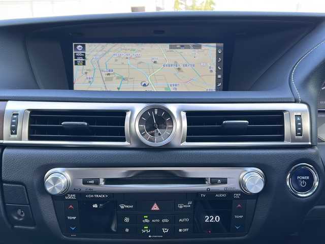 レクサス ＧＳ 300h バージョンL 岐阜県 2018(平30)年 6万km 白 /純正ナビ/(Bluetooth接続/CD/DVD/ミュージックプレイヤー)//フルセグテレビ//バックカメラ//電子制御ブレーキシステム//ビークルスタビリティコントロール//トラクションコントロール//ヒルスタートアシストコントロール//バリアブルギアレシオステアリング//ダイナミックリアステアリング//エレクトリックパワーステアリング//アダプティブバリアブルサスペンションシステム//レクサスダイナミックハンドリングシステム//ビークルダイナミクスインテグレイテッドマネージメント//レーダークルーズコントロール//レーンキーピングアシスト//クリアランスソナー//パワーバックドア//リアサンシェード//シートヒーター//ETC//プッシュスタート