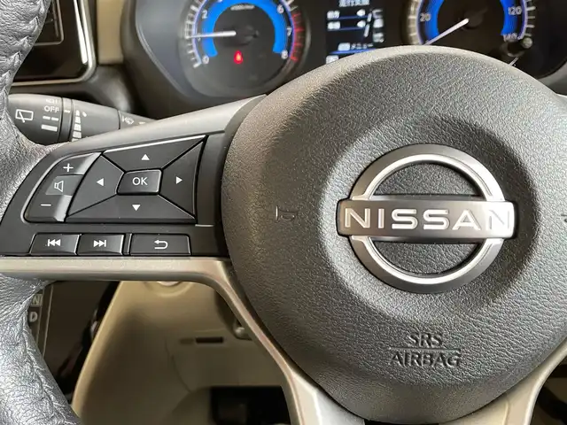 日産 ルークス X 岩手県 2023(令5)年 1.4万km スパークリングレッドM ワンオーナー/４WD/寒冷地仕様/ハンズフリーオートスライドドア/アラウンドビューモニター/エマージェンシーブレーキ/踏み間違い衝突防止アシスト/前後ソナー/ハイビームアシスト/レーンアシスト/横滑り防止装置/アイドリングストップ/シートヒーター/ステアリングヒーター/サーキュレーター/ロールサンシェード/シートバックテーブル/純正ナビ/（フルセグ/SD/Bluetooth/AM/FM）/ステアリングスイッチ/ETC/ドライブレコーダー/ヘッドライトレベライザー/14インチスチールホイール　純正ホイールキャップ