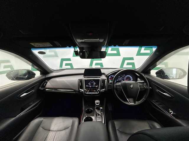 トヨタ クラウン ハイブリッド S スポーツスタイル 鹿児島県 2020(令2)年 6.4万km ブラック 純正メーカーＯＰナビ　/バックカメラ　/トヨタセーフティセンス　/ブラインドスポットモニター　/革巻きステアリング　/ステアリングリモコン　/パドルシフト　/ＬＥＤヘッドライト　/フロントフォグライト　/ＥＴＣ２．０