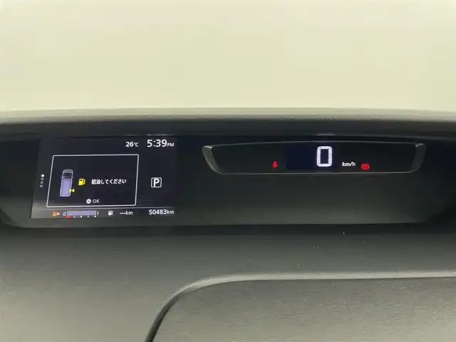 日産 セレナ ハイウェイスター プロパイロットED 大阪府 2016(平28)年 5.1万km ブリリアントホワイトパール プロパイロット/　・衝突軽減ブレーキ/　・レーダークルーズコントロール/　・レーンキープアシスト/純正ナビ/　CD/DVD/Bluetooth/USB/フルセグ/AUX/バックカメラ/両側パワースライドドア/ビルトインＥＴＣ/純正ドライブレコーダー（前）/コーナーセンサー（前後）/プッシュスタート/アイドリングストップ/スマートキー×1/純正フロアマット/純正アルミホイール/オートライト/フォグランプ/ハンズフリーオートスライド/ISOFIX/後席サンシェイド/ステアリングスイッチ/チルトステアリング/シートリフター/シートバックテーブル/ウインカーミラー