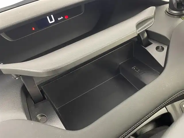 日産 セレナ ハイウェイスター プロパイロットED 大阪府 2016(平28)年 5.1万km ブリリアントホワイトパール プロパイロット/　・衝突軽減ブレーキ/　・レーダークルーズコントロール/　・レーンキープアシスト/純正ナビ/　CD/DVD/Bluetooth/USB/フルセグ/AUX/バックカメラ/両側パワースライドドア/ビルトインＥＴＣ/純正ドライブレコーダー（前）/コーナーセンサー（前後）/プッシュスタート/アイドリングストップ/スマートキー×1/純正フロアマット/純正アルミホイール/オートライト/フォグランプ/ハンズフリーオートスライド/ISOFIX/後席サンシェイド/ステアリングスイッチ/チルトステアリング/シートリフター/シートバックテーブル/ウインカーミラー