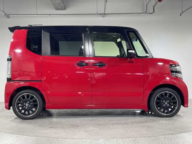 ホンダ Ｎ ＢＯＸ カスタム G ターボ Lパッケージ 神奈川県 2015(平27)年 7.7万km ミラノレッド 純正ナビ/・型番：VXM-155VFi/・フルセグTV/Bluetooth/CD/DVD/・バックカメラ/純正フリップダウンモニター/ターボ/両側パワースライドドア/クルーズコントロール/革巻きステアリング/・ステアリングリモコン/・パドルシフト/ハーフレザーシート/プッシュスタート/・スマートキー/HIDヘッドライト/・オートライト/・フォグライト/純正フロアマット/電動格納ミラー/ETC