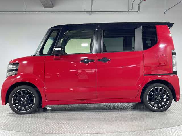 ホンダ Ｎ ＢＯＸ カスタム G ターボ Lパッケージ 神奈川県 2015(平27)年 7.7万km ミラノレッド 純正ナビ/・型番：VXM-155VFi/・フルセグTV/Bluetooth/CD/DVD/・バックカメラ/純正フリップダウンモニター/ターボ/両側パワースライドドア/クルーズコントロール/革巻きステアリング/・ステアリングリモコン/・パドルシフト/ハーフレザーシート/プッシュスタート/・スマートキー/HIDヘッドライト/・オートライト/・フォグライト/純正フロアマット/電動格納ミラー/ETC