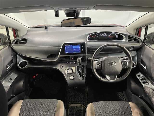 トヨタ シエンタ G グランパー 愛知県 2020(令2)年 1.1万km センシュアルレッドマイカ 純正ナビ【NSZT-W68T】/パノラミックビューモニター/両側パワースライドドア/衝突軽減ブレーキ/レーンディパーチャーアラート/クリアランスソナー/先行車発進告知/ドライブレコーダー/ビルトインＥＴＣ/USBポート/ＩＳＯＦＩＸ/LEDヘッドライト/オートハイビーム/純正フロアマット/アイドリングストップ