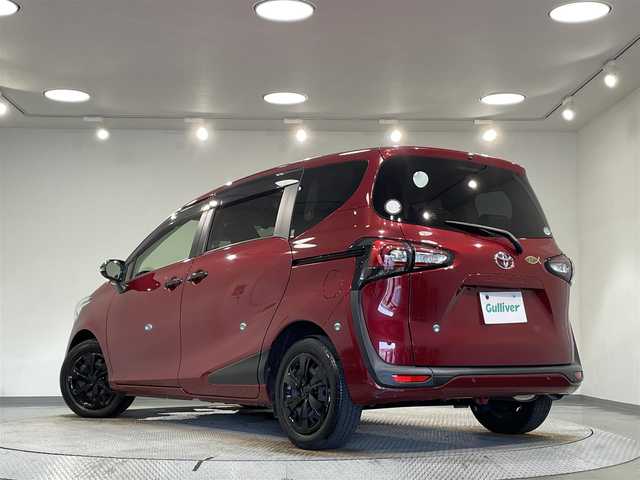トヨタ シエンタ G グランパー 愛知県 2020(令2)年 1.1万km センシュアルレッドマイカ 純正ナビ【NSZT-W68T】/パノラミックビューモニター/両側パワースライドドア/衝突軽減ブレーキ/レーンディパーチャーアラート/クリアランスソナー/先行車発進告知/ドライブレコーダー/ビルトインＥＴＣ/USBポート/ＩＳＯＦＩＸ/LEDヘッドライト/オートハイビーム/純正フロアマット/アイドリングストップ