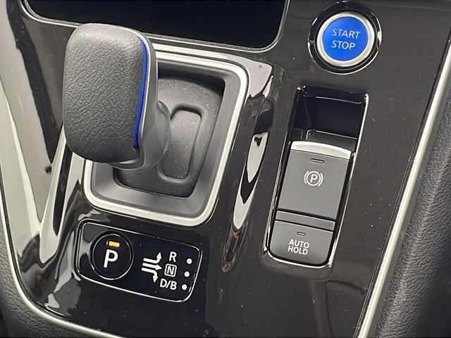 日産 セレナ 千葉県 2020(令2)年 3.4万km 黒 プロパイロット/（衝突軽減ブレーキ　レーンキープアシスト　レーダークルーズコントロール　標識認識機能）/フリップダウンモニター/純正SDナビ/（フルセグ/Bluetooth/CD/DVD/ブルーレイ/FM/AM）/全方位カメラ/ETC/アイドリングストップ/デジタルインナーミラー/両側パワースライドドア/スマートキー/LEDヘッドライト/フォグライト/電動格納ミラー/ブラインドスポットモニター/社外フロアマット/純正サイドバイザー/ロールサンシェード/シートバックテーブル/W＋サイド＋カーテンエアバッグ