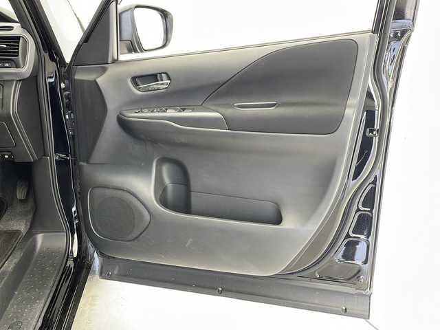 日産 セレナ 千葉県 2020(令2)年 3.4万km 黒 プロパイロット/（衝突軽減ブレーキ　レーンキープアシスト　レーダークルーズコントロール　標識認識機能）/フリップダウンモニター/純正SDナビ/（フルセグ/Bluetooth/CD/DVD/ブルーレイ/FM/AM）/全方位カメラ/ETC/アイドリングストップ/デジタルインナーミラー/両側パワースライドドア/スマートキー/LEDヘッドライト/フォグライト/電動格納ミラー/ブラインドスポットモニター/社外フロアマット/純正サイドバイザー/ロールサンシェード/シートバックテーブル/W＋サイド＋カーテンエアバッグ