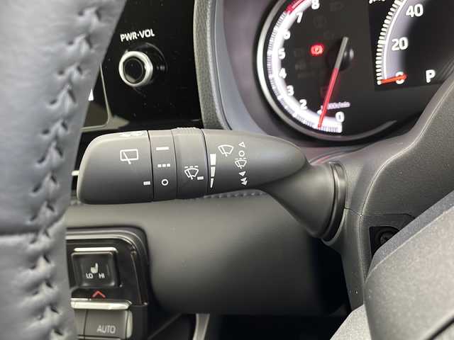 トヨタ ヴォクシー S－Z 千葉県 2025(令7)年 0.1万km未満 アティチュードブラックマイカ セーフティセンス/・プリクラッシュセーフティ/・レーントレーシングアシスト/・レーダークルーズコントロール/・ロードサインアシスト/・オートマチックハイビーム/・ドライバー異常時対応システム/・プロアクティブドライビングアシスト/・発進遅れ告知機能/10.5型ディスプレイオーディオプラス/・車載メモリーナビ/・DVD/CD/・地デジTV/・12スピーカー/・USB/HDMI入力/・Apple CarPlay/Android Auto/・ETC2.0ユニット/ブラインドスポットモニター/パワーバックドア/両側パワースライドドア/三眼LEDヘッドライト