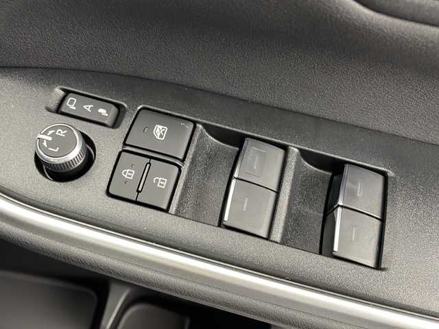 トヨタ ヴォクシー S－Z 千葉県 2025(令7)年 0.1万km未満 アティチュードブラックマイカ セーフティセンス/・プリクラッシュセーフティ/・レーントレーシングアシスト/・レーダークルーズコントロール/・ロードサインアシスト/・オートマチックハイビーム/・ドライバー異常時対応システム/・プロアクティブドライビングアシスト/・発進遅れ告知機能/10.5型ディスプレイオーディオプラス/・車載メモリーナビ/・DVD/CD/・地デジTV/・12スピーカー/・USB/HDMI入力/・Apple CarPlay/Android Auto/・ETC2.0ユニット/ブラインドスポットモニター/パワーバックドア/両側パワースライドドア/三眼LEDヘッドライト