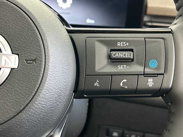 日産 セレナ e－パワー ハイウェイスター V 愛知県 2025(令7)年 0.1千km 白Ⅱ e-POWER　ハイウエイスターV　ヘッドランプ オートレベライザー+アダプティブLEDヘッドライトシステム+インテリジェント アラウンドビューモニター（移動物 検知機能付）+インテリジェント ルームミラー+アドバンスドドライブアシストディスプレイ（12.3インチカラーディスプレイ）+統合型インターフェースディスプレイ+ワイヤレス充電器+6スピーカー+NissanConnectナビゲーションシステム（地デジ内蔵）+車載通信ユニット（TCU［Telematics Control Unit］）+ETC2.0ユニット（ビルトインタイプ）+ドライブレコーダー（前後セット）+プロパイロット（ナビリンク機能付）+プロパイロット緊急停止支援システム（SOSコール機能付）+SOSコール（488/400円）