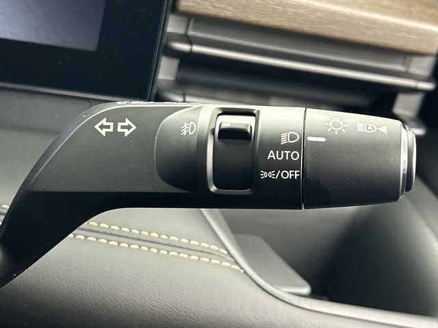 日産 セレナ e－パワー ハイウェイスター V 愛知県 2025(令7)年 0.1千km 白Ⅱ e-POWER　ハイウエイスターV　ヘッドランプ オートレベライザー+アダプティブLEDヘッドライトシステム+インテリジェント アラウンドビューモニター（移動物 検知機能付）+インテリジェント ルームミラー+アドバンスドドライブアシストディスプレイ（12.3インチカラーディスプレイ）+統合型インターフェースディスプレイ+ワイヤレス充電器+6スピーカー+NissanConnectナビゲーションシステム（地デジ内蔵）+車載通信ユニット（TCU［Telematics Control Unit］）+ETC2.0ユニット（ビルトインタイプ）+ドライブレコーダー（前後セット）+プロパイロット（ナビリンク機能付）+プロパイロット緊急停止支援システム（SOSコール機能付）+SOSコール（488/400円）