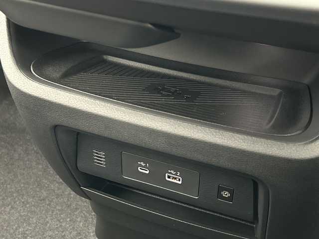 日産 セレナ e－パワー ハイウェイスター V 愛知県 2025(令7)年 0.1千km 白Ⅱ e-POWER　ハイウエイスターV　ヘッドランプ オートレベライザー+アダプティブLEDヘッドライトシステム+インテリジェント アラウンドビューモニター（移動物 検知機能付）+インテリジェント ルームミラー+アドバンスドドライブアシストディスプレイ（12.3インチカラーディスプレイ）+統合型インターフェースディスプレイ+ワイヤレス充電器+6スピーカー+NissanConnectナビゲーションシステム（地デジ内蔵）+車載通信ユニット（TCU［Telematics Control Unit］）+ETC2.0ユニット（ビルトインタイプ）+ドライブレコーダー（前後セット）+プロパイロット（ナビリンク機能付）+プロパイロット緊急停止支援システム（SOSコール機能付）+SOSコール（488/400円）