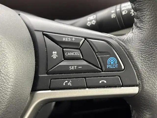 日産 セレナ e－パワー ハイウェイスター G 福岡県 2022(令4)年 5.2万km ブリリアントシルバー 後席モニター　/純正１０型ナビ　/全方位カメラ　/プロパイロット　/セーフティパックＡ　/両電動スライドドア　/ＢＳＭ　/ドライブモード　/デジタルルームミラー　/ＴＶキャンセラー　/ドラレコ　/ＥＴＣ　/純正アルミホイール