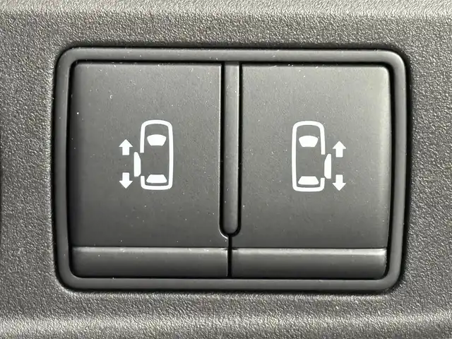 日産 セレナ e－パワー ハイウェイスター G 福岡県 2022(令4)年 5.2万km ブリリアントシルバー 後席モニター　/純正１０型ナビ　/全方位カメラ　/プロパイロット　/セーフティパックＡ　/両電動スライドドア　/ＢＳＭ　/ドライブモード　/デジタルルームミラー　/ＴＶキャンセラー　/ドラレコ　/ＥＴＣ　/純正アルミホイール