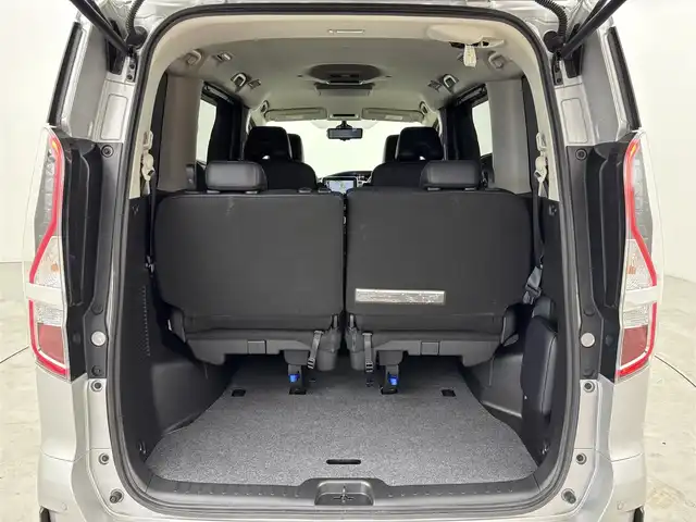 日産 セレナ e－パワー ハイウェイスター G 福岡県 2022(令4)年 5.2万km ブリリアントシルバー 後席モニター　/純正１０型ナビ　/全方位カメラ　/プロパイロット　/セーフティパックＡ　/両電動スライドドア　/ＢＳＭ　/ドライブモード　/デジタルルームミラー　/ＴＶキャンセラー　/ドラレコ　/ＥＴＣ　/純正アルミホイール